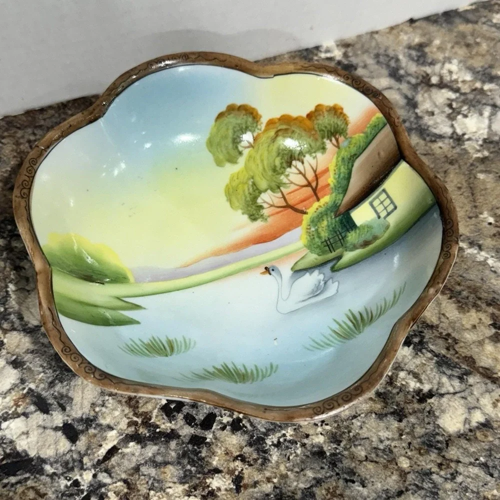 Antique Hand Painted‎ Japan Swan on Lake 7.5